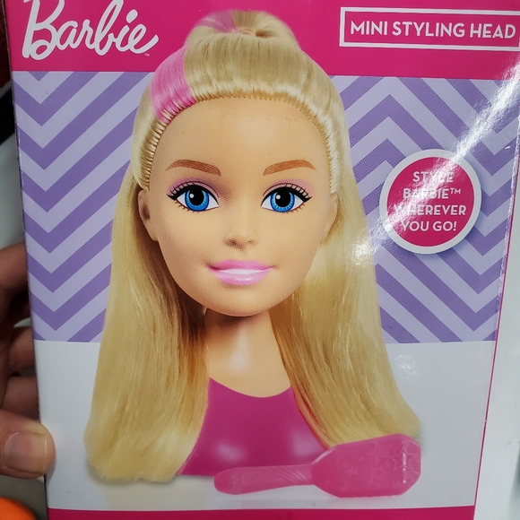 NEW Mini barbie styling head - Picture 2 of 2